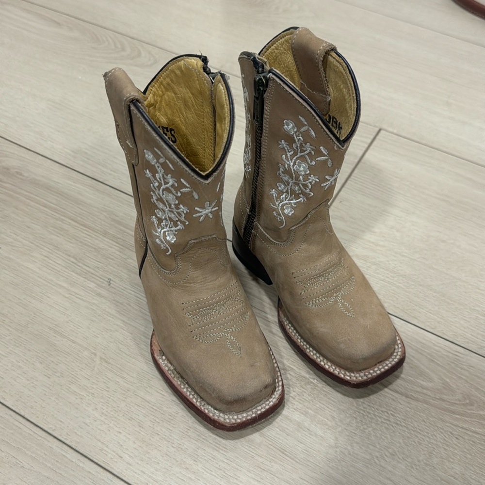 Toddler Girl Tan Embroidered Western Boots - Stylish Comfort